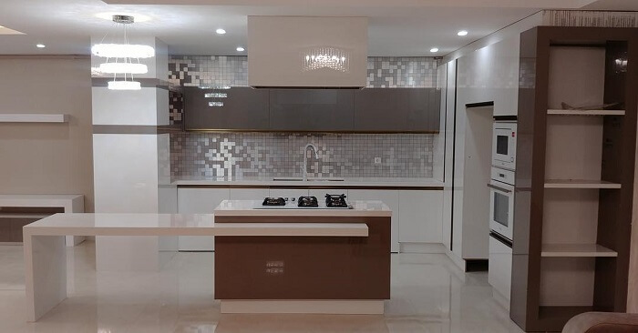 آشپزخانه با دکوراسیون مدرن کناف